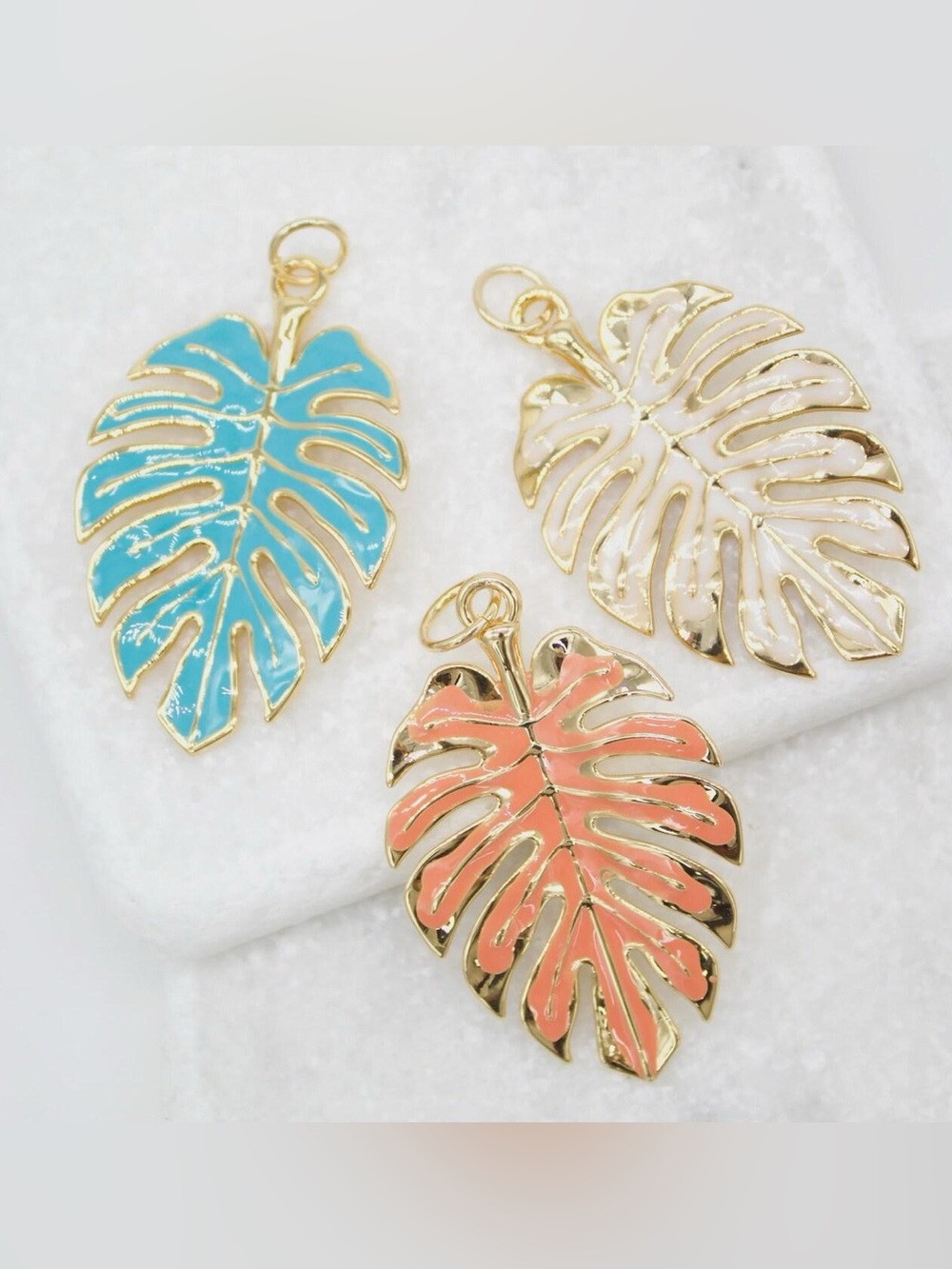 18K Gold Dipped Nature-Inspired Leaf Pendant Waterproof & Tarnish Resistant